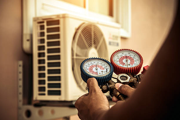 Professional Ac Installation technician working in Crandall, IN